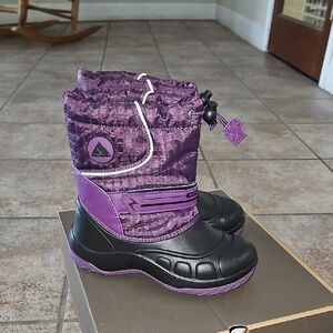 Nova Mountain Snow And Rain Boots Size 2.